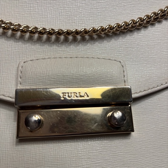 FURLA JULIA SAFFIANO White Clutch with Silver Crossbody Chain and Furla Dusty - Picture 5 of 10